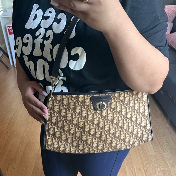 Christian Dior - Picture 10 of 11